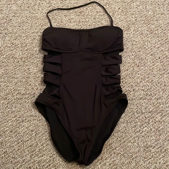 Bathing suit - Picture 2 of 4